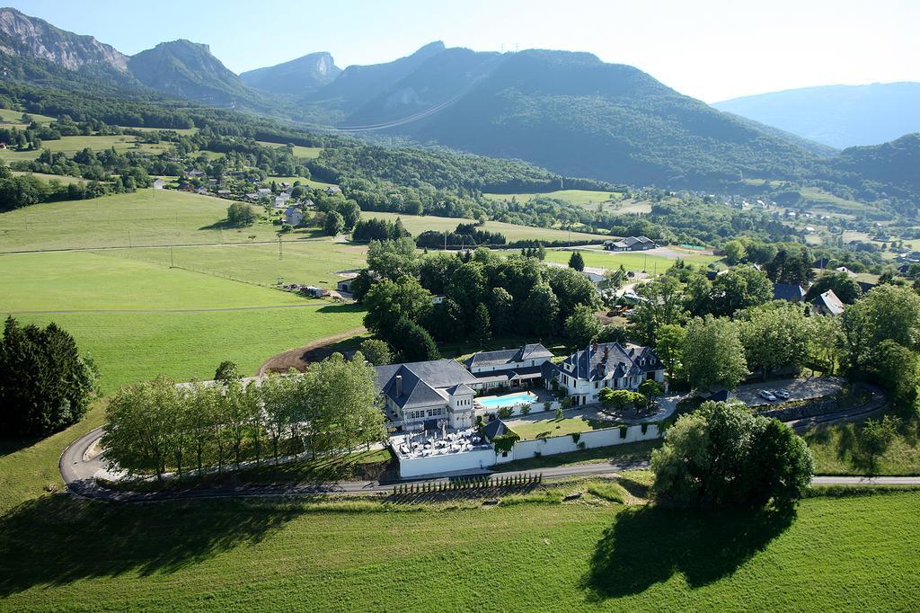 Les Saints Peres Hotel Montagnole Exterior foto