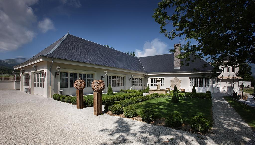 Les Saints Peres Hotel Montagnole Exterior foto