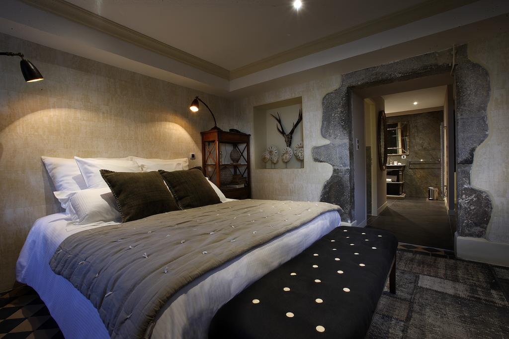 Les Saints Peres Hotel Montagnole Exterior foto