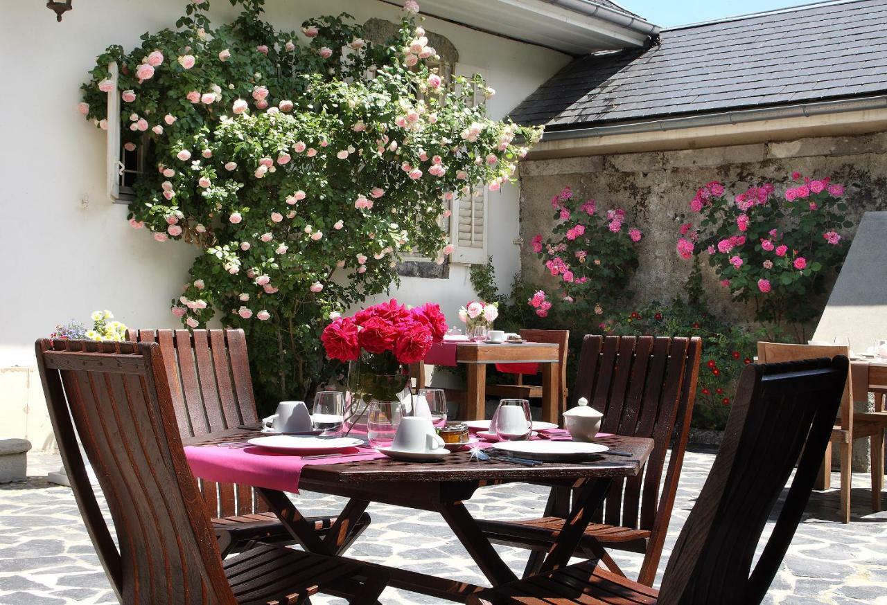 Les Saints Peres Hotel Montagnole Exterior foto