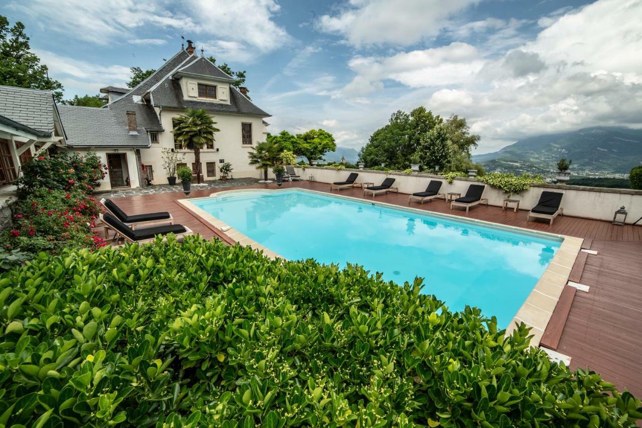 Les Saints Peres Hotel Montagnole Exterior foto